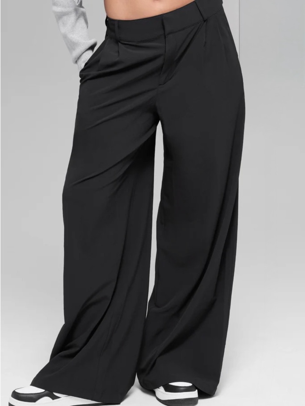 Alo Yoga High-Waist Dreamscape Trouser
Size Medium - Picture 4 of 12